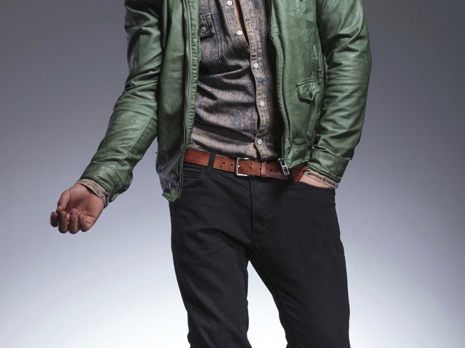 1193887 pourquoi les mecs se grattent l entre jambes